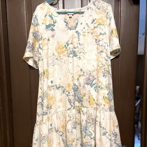 Short sleeve midi dress with high low design